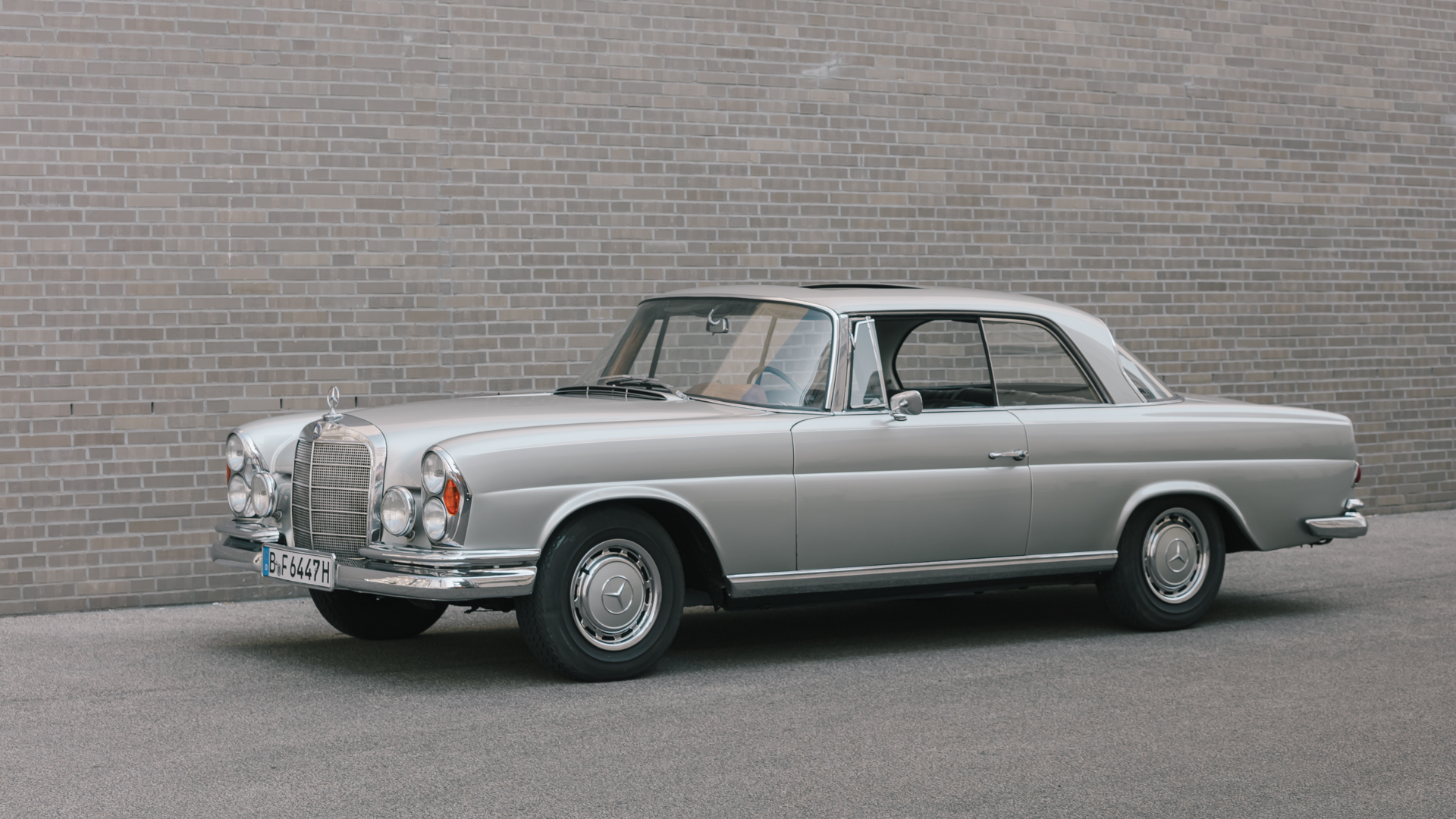 1967 Mercedes Benz 250 SE (W111) - CARPHILES